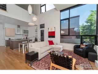 Photo #3: 1014716 Listing