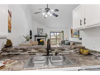 Photo #5: 1014737 Listing