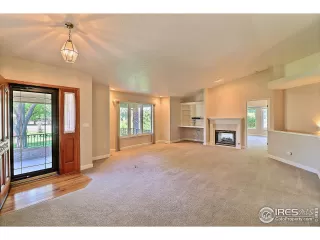 Photo #5: 1014746 Listing