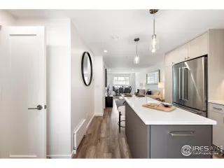 Photo #2: 1014752 Listing