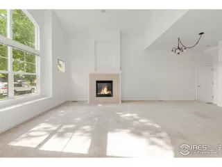 Photo #2: 1014785 Listing