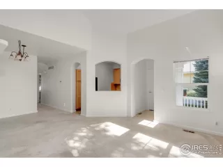 Photo #6: 1014785 Listing