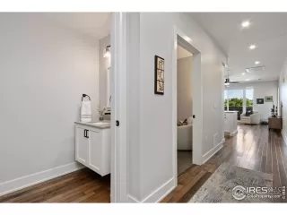 Photo #3: 1014845 Listing