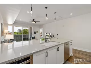 Photo #6: 1014845 Listing