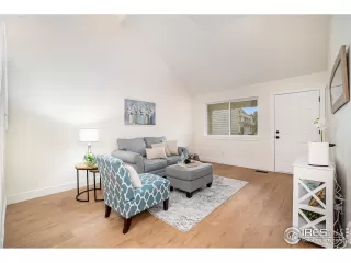 Photo #4: 1014860 Listing