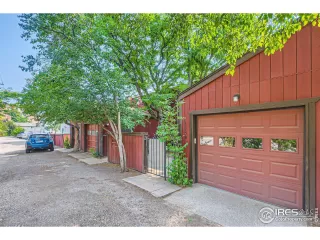 Photo #6: 1014894 Listing