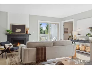 Photo #6: 1014897 Listing