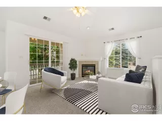 Photo #5: 1014924 Listing