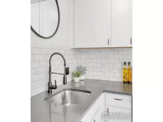 Photo #5: 1014994 Listing