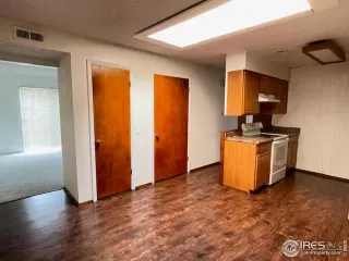 Photo #6: 1015000 Listing