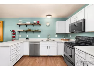 Photo #6: 1015169 Listing