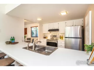 Photo #6: 1015207 Listing