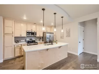 Photo #2: 1015239 Listing