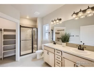 Photo #5: 1015239 Listing