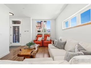 Photo #5: 1015355 Listing