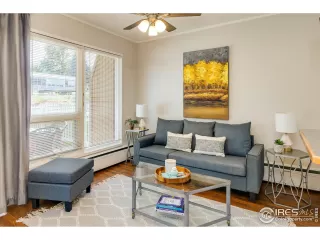 Photo #4: 1015357 Listing