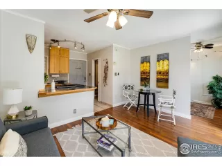 Photo #5: 1015357 Listing