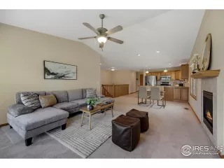 Photo #5: 1015418 Listing