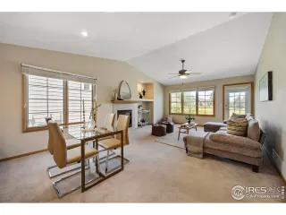 Photo #6: 1015418 Listing