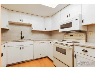 Photo #4: 1015554 Listing