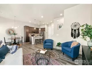 Photo #6: 1015719 Listing