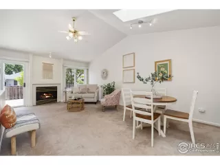 Photo #5: 1015765 Listing