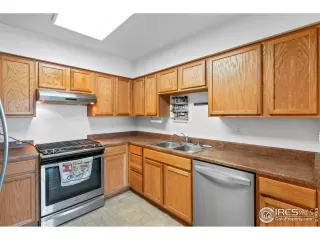 Photo #5: 1015807 Listing