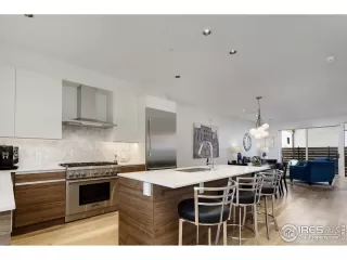 Photo #6: 1015833 Listing 