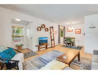 Photo #4: 1015874 Listing