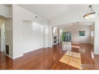 Photo #3: 1015891 Listing