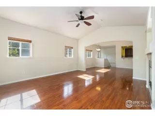 Photo #6: 1015891 Listing