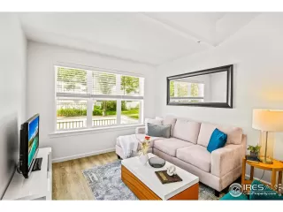 Photo #6: 1016133 Listing