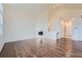 Photo #5: 1016209 Listing