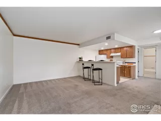 Photo #6: 1016214 Listing