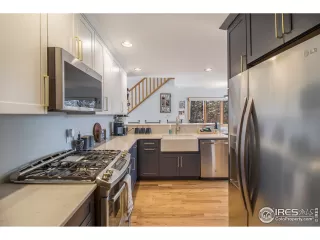 Photo #6: 1016302 Listing