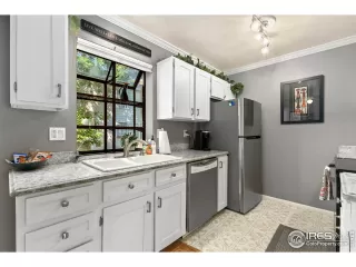 Photo #4: 1016382 Listing