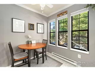 Photo #6: 1016382 Listing