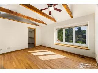 Photo #4: 1016461 Listing