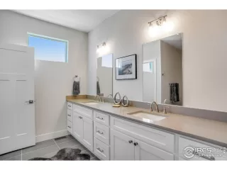 Photo #6: 1016523 Listing