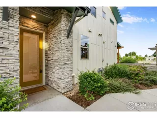 Photo #5: 1016577 Listing