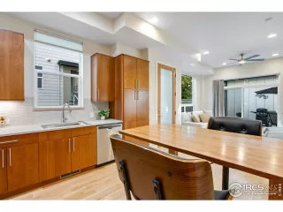 Photo #6: 1016577 Listing