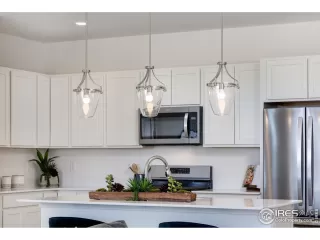 Photo #4: 1016607 Listing