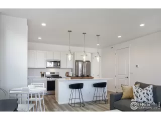 Photo #6: 1016607 Listing