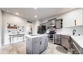 Photo #6: 1016608 Listing