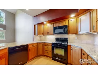 Photo #6: 1016719 Listing