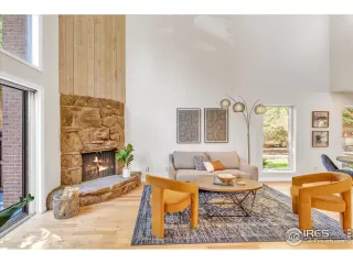 Photo #4: 1016763 Listing