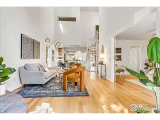 Photo #5: 1016763 Listing