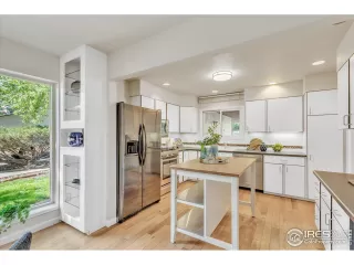 Photo #6: 1016763 Listing