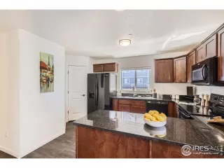 Photo #6: 1016765 Listing