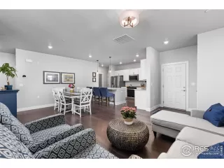 Photo #6: 1016806 Listing